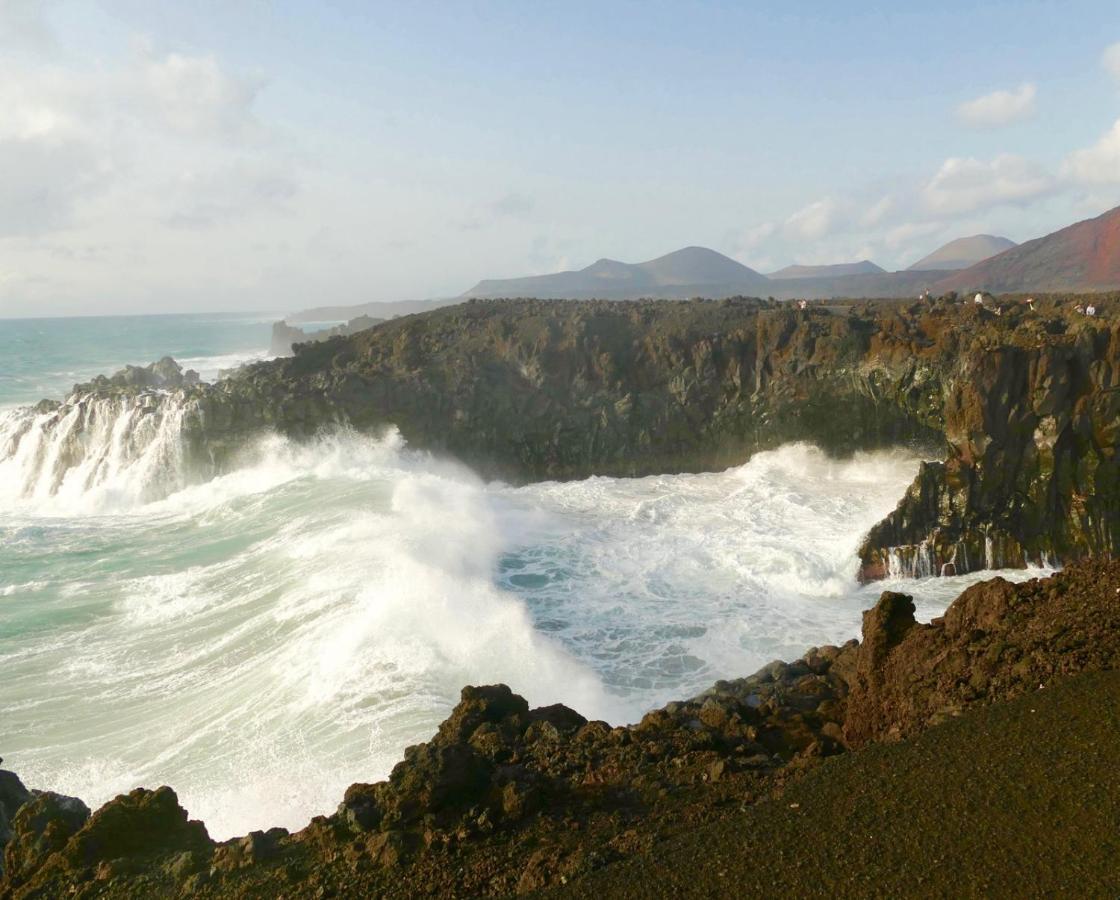 Castillo Lanzarote Bentley - Luxury -sleep In A Volcanic Cave
