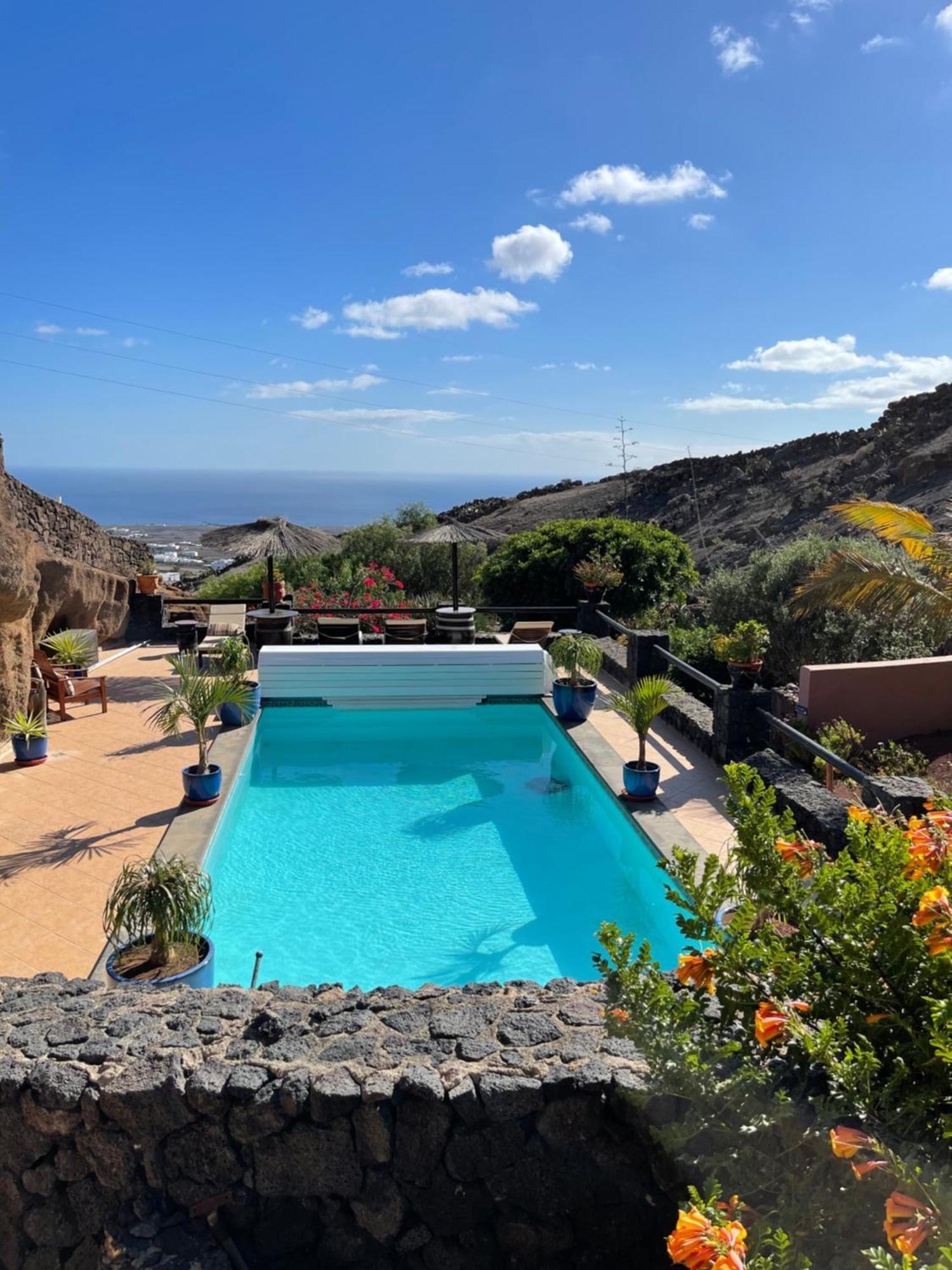 Castillo Lanzarote Bentley - Luxury -sleep In A Volcanic Cave * Tias