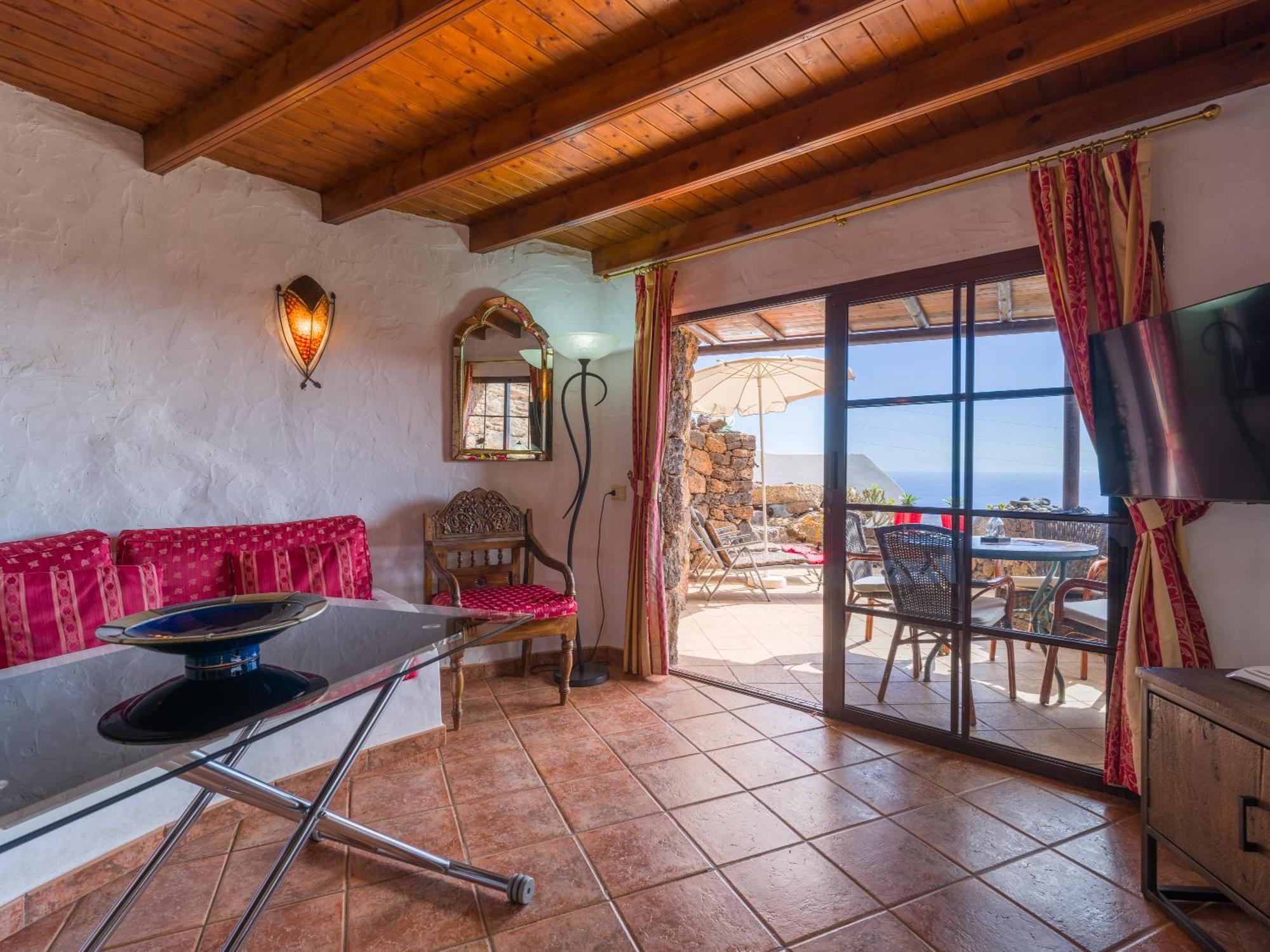 Apartment Castillo Lanzarote Bentley - Luxury -sleep In A Volcanic Cave Tias