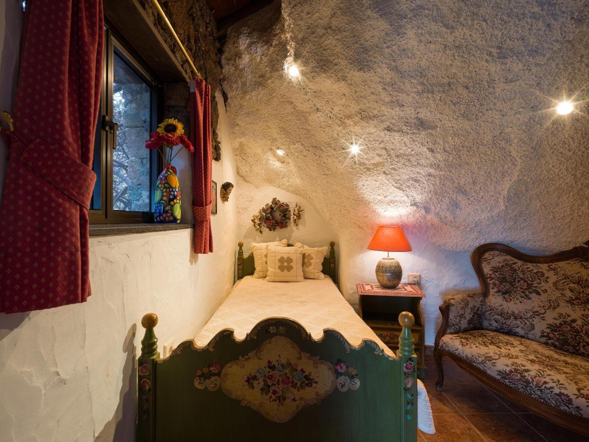 Castillo Lanzarote Bentley - Luxury -sleep In A Volcanic Cave * Tias