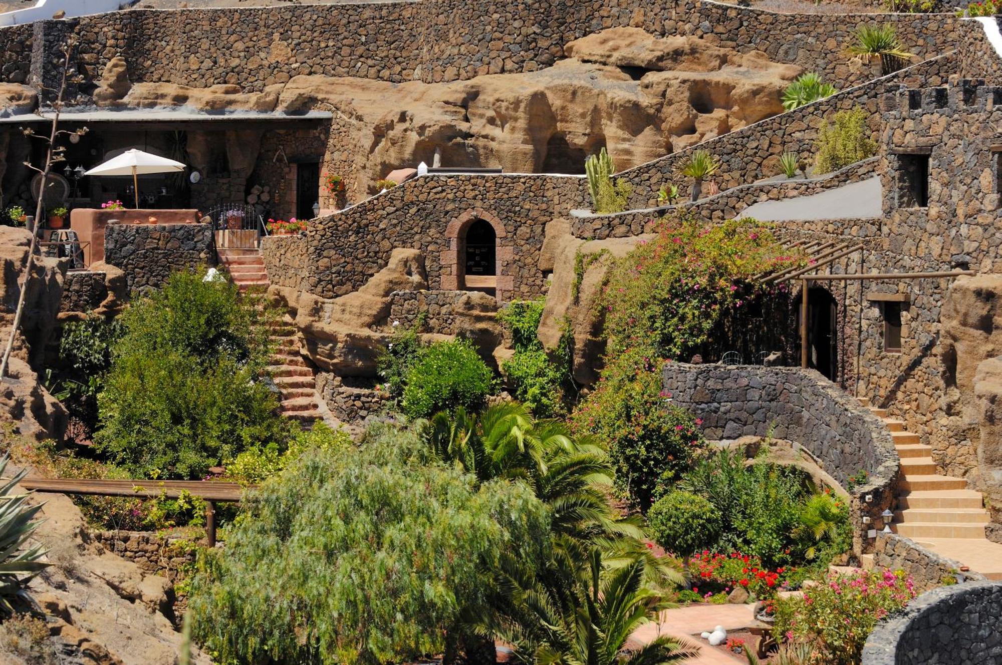 Castillo Lanzarote Bentley - Luxury -sleep In A Volcanic Cave * Tias