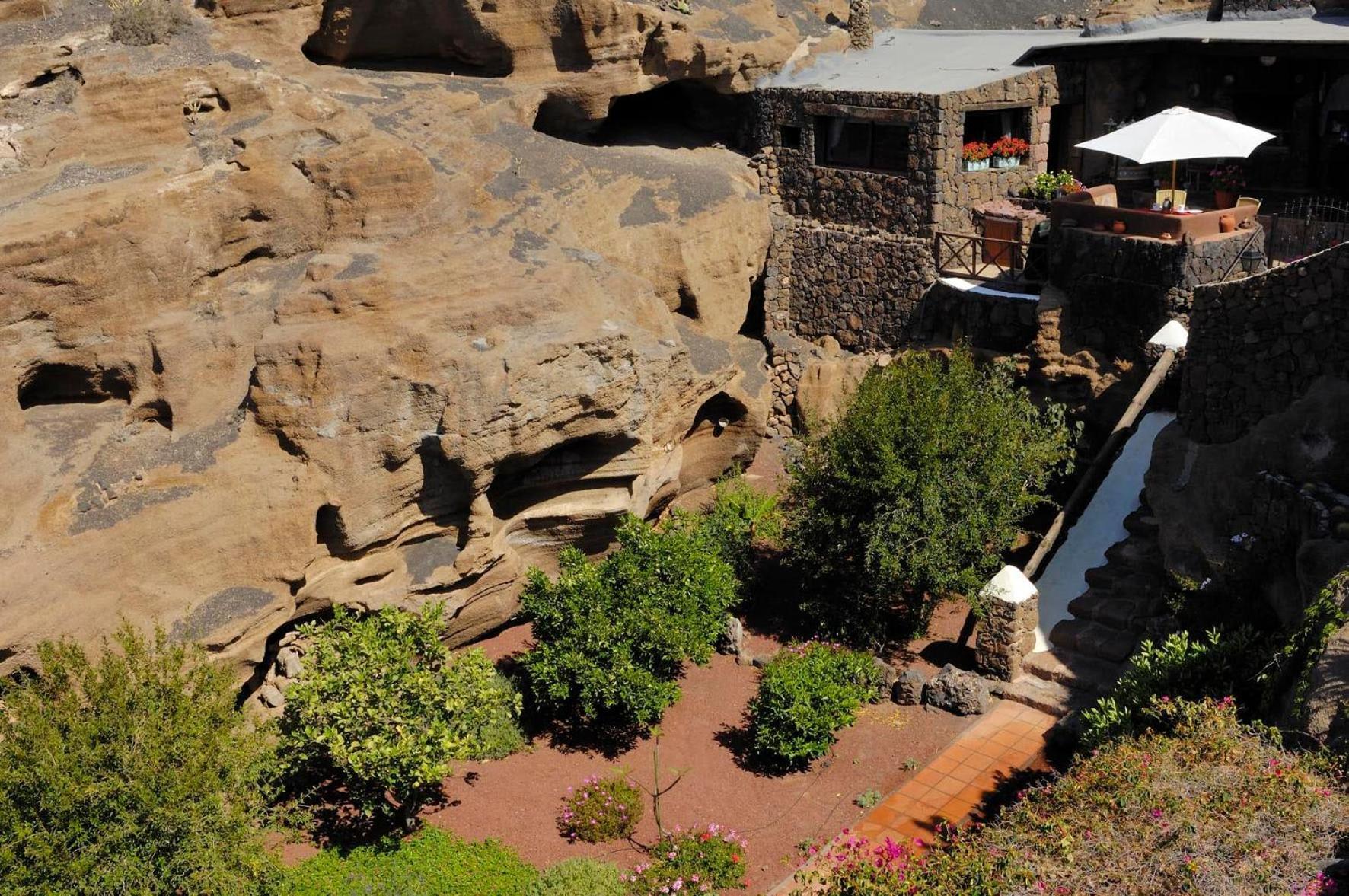 Apartment Castillo Lanzarote Bentley - Luxury -sleep In A Volcanic Cave