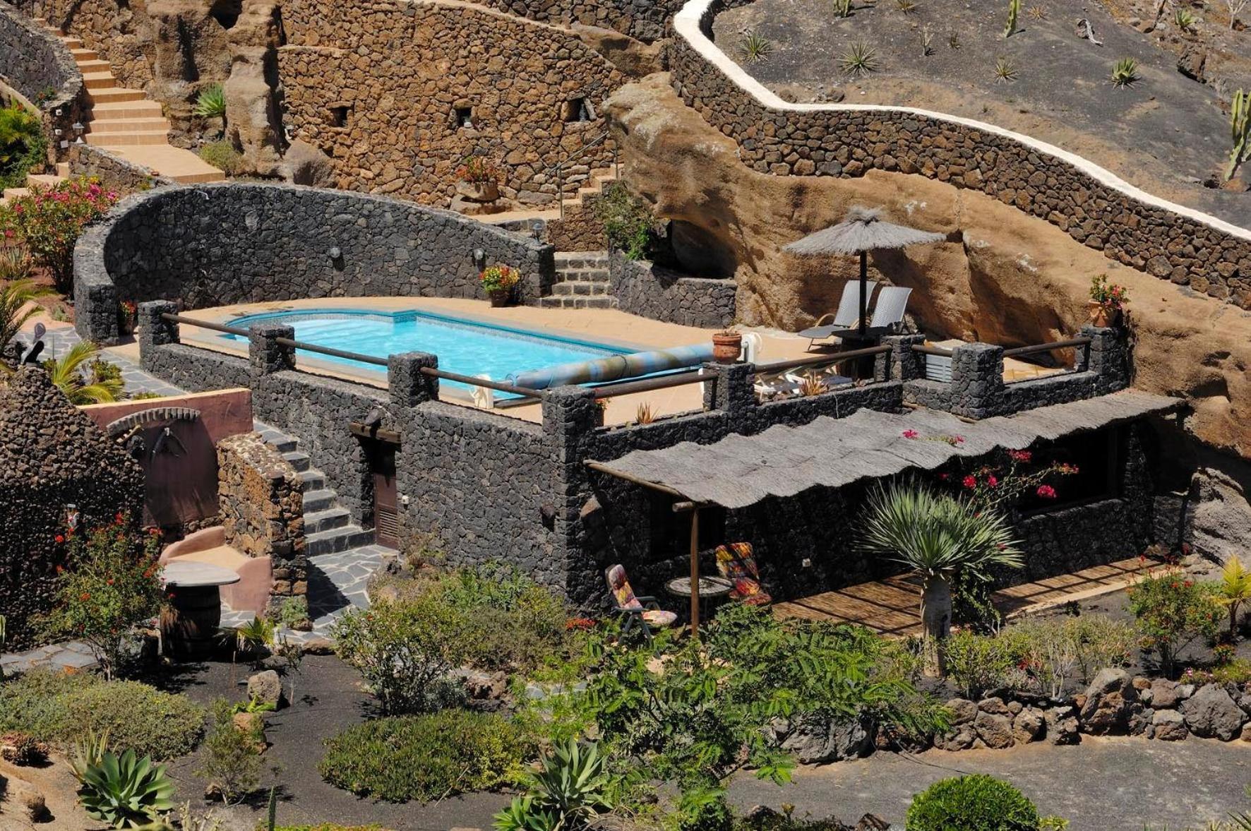 Castillo Lanzarote Bentley - Luxury -sleep In A Volcanic Cave Tias