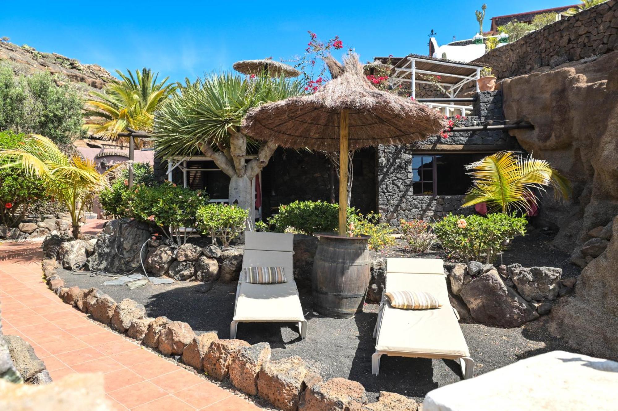 Apartment Castillo Lanzarote Bentley - Luxury -sleep In A Volcanic Cave *