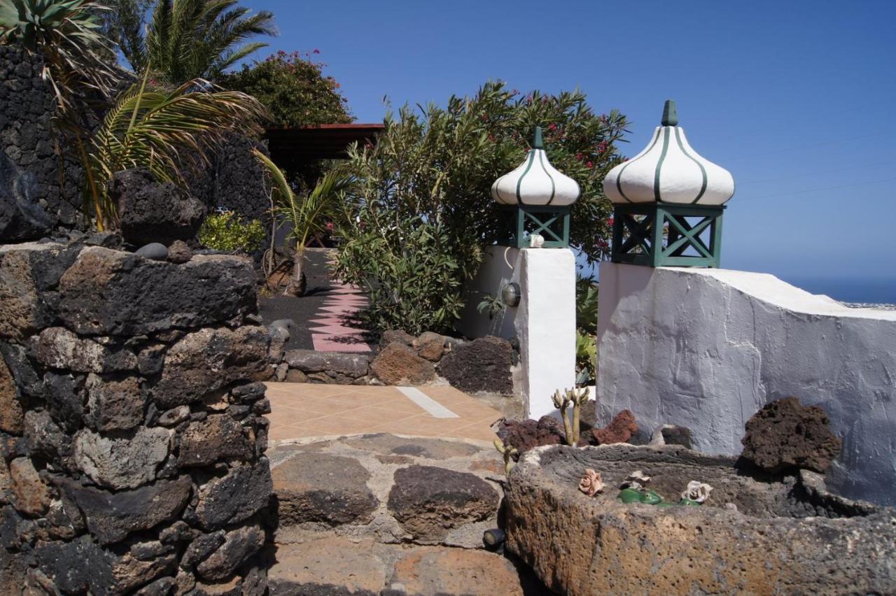 Castillo Lanzarote Bentley - Luxury -sleep In A Volcanic Cave