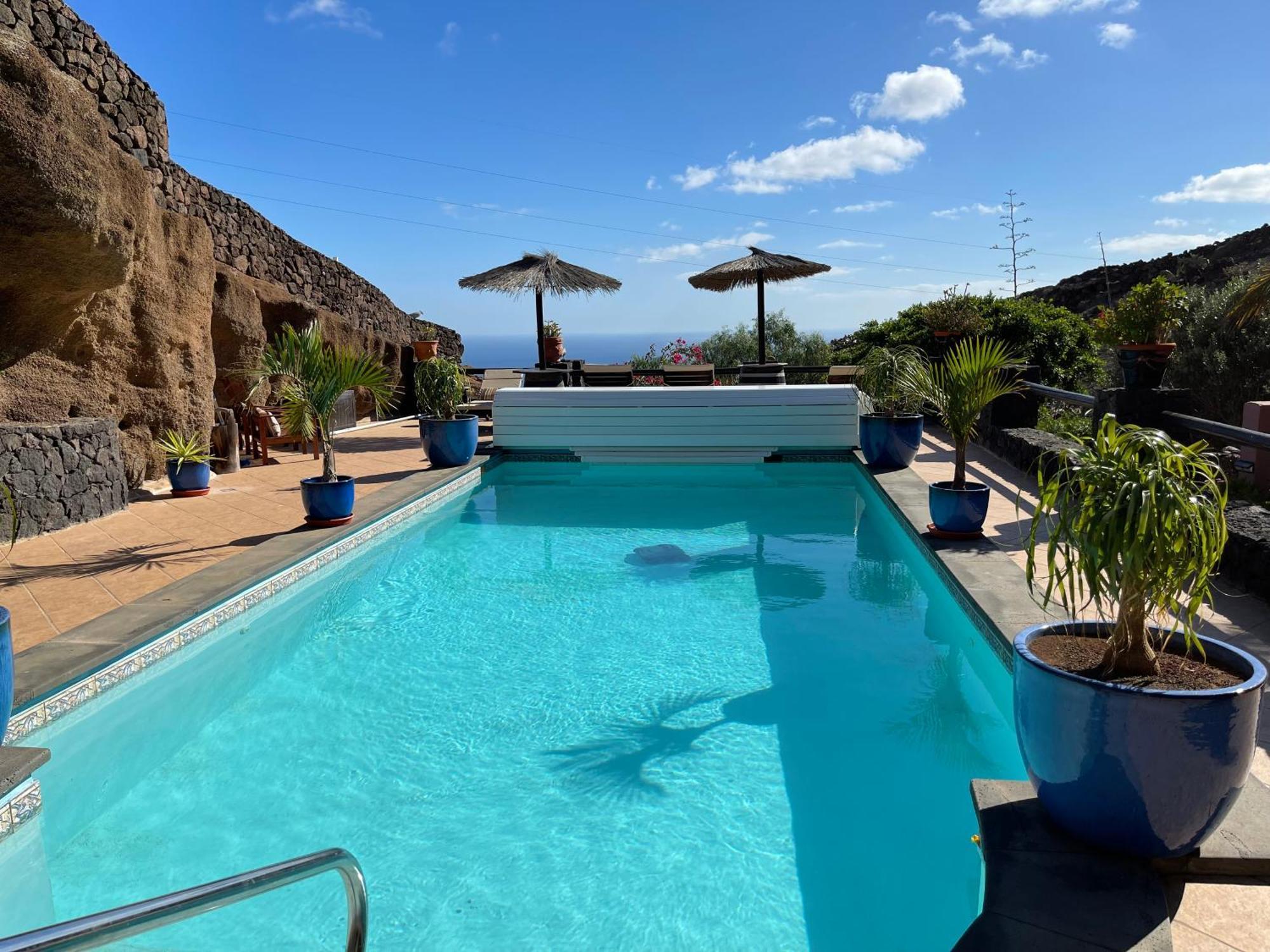 Castillo Lanzarote Bentley - Luxury -sleep In A Volcanic Cave Tías