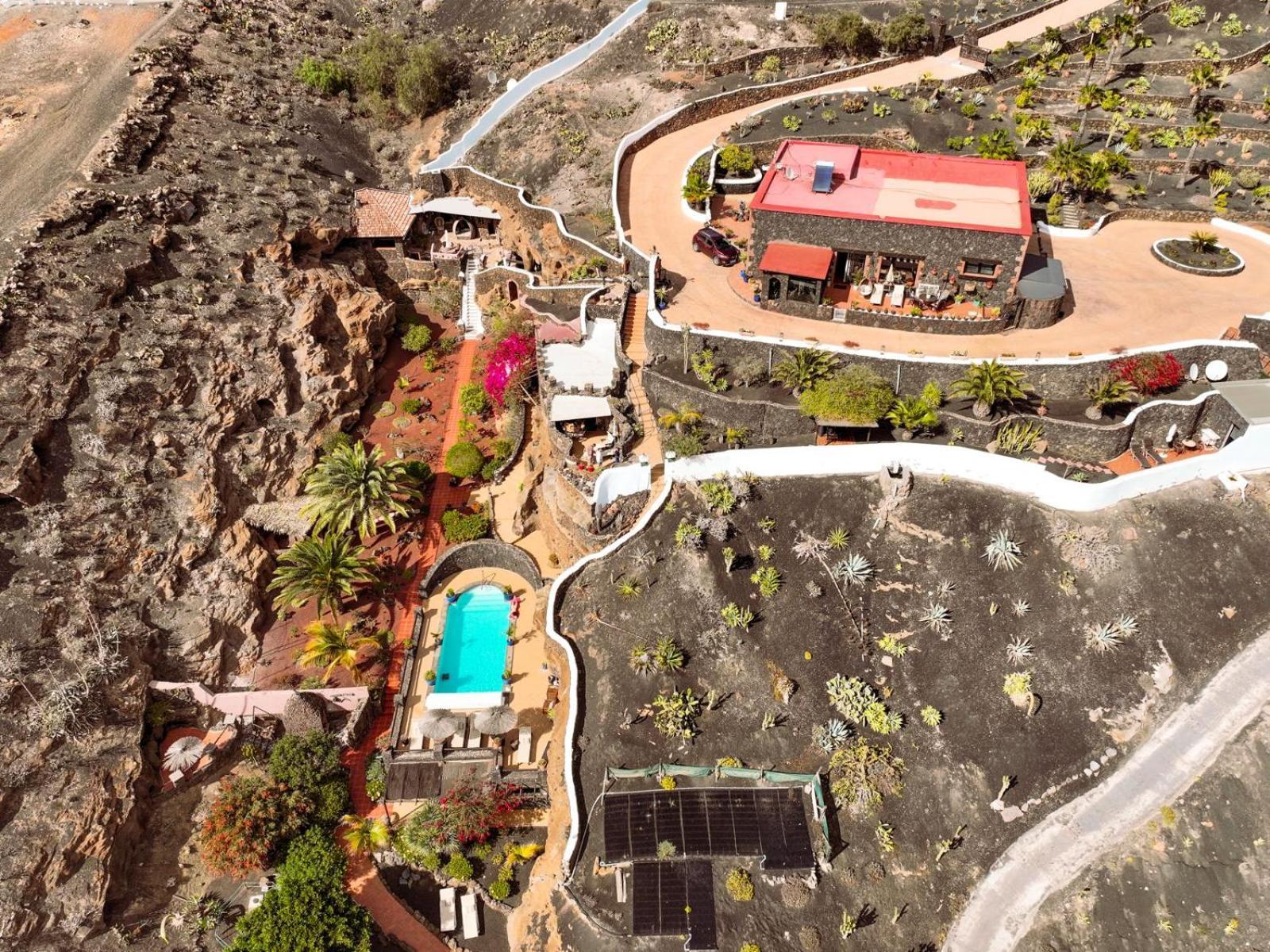 Castillo Lanzarote Bentley - Luxury -sleep In A Volcanic Cave Tías