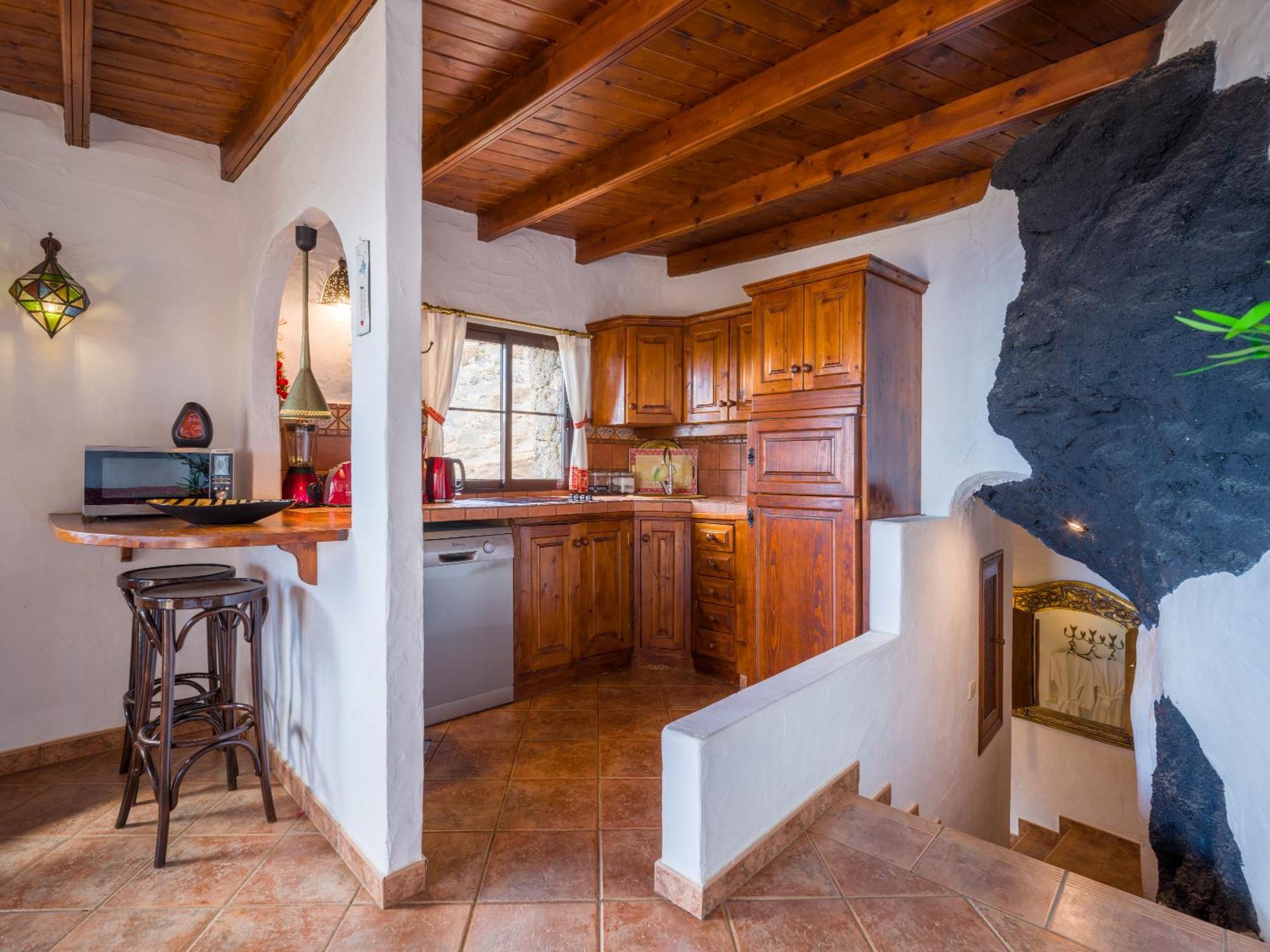 Castillo Lanzarote Bentley - Luxury -sleep In A Volcanic Cave
