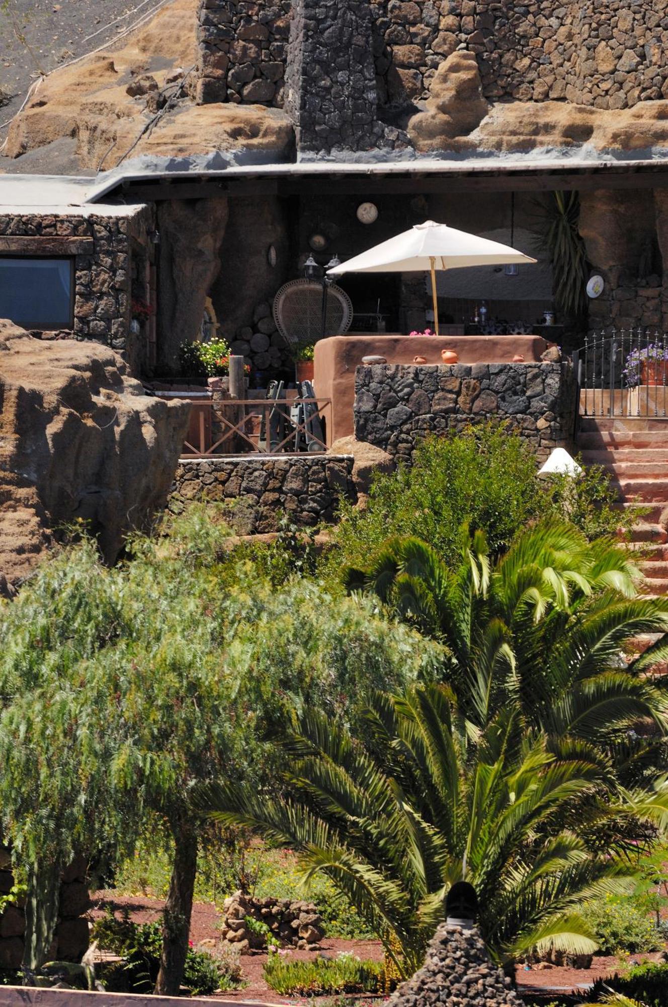 Castillo Lanzarote Bentley - Luxury -sleep In A Volcanic Cave *