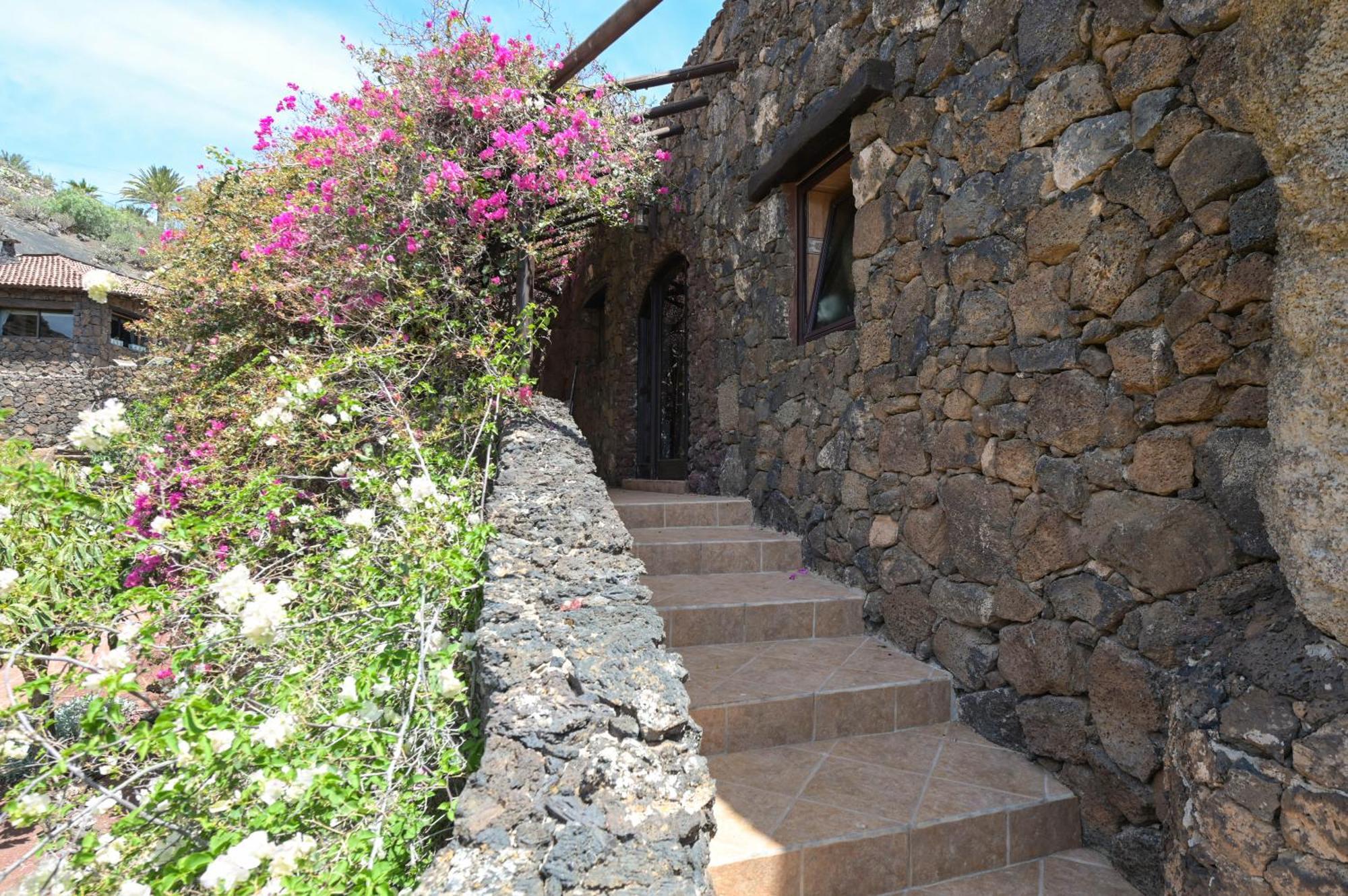 Appartement Castillo Lanzarote Bentley - Luxury -sleep In A Volcanic Cave